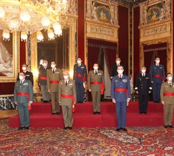 Audiencia militar de Su Majestad el Rey a un grupo de Generales de Brigada y Contralmirantes
